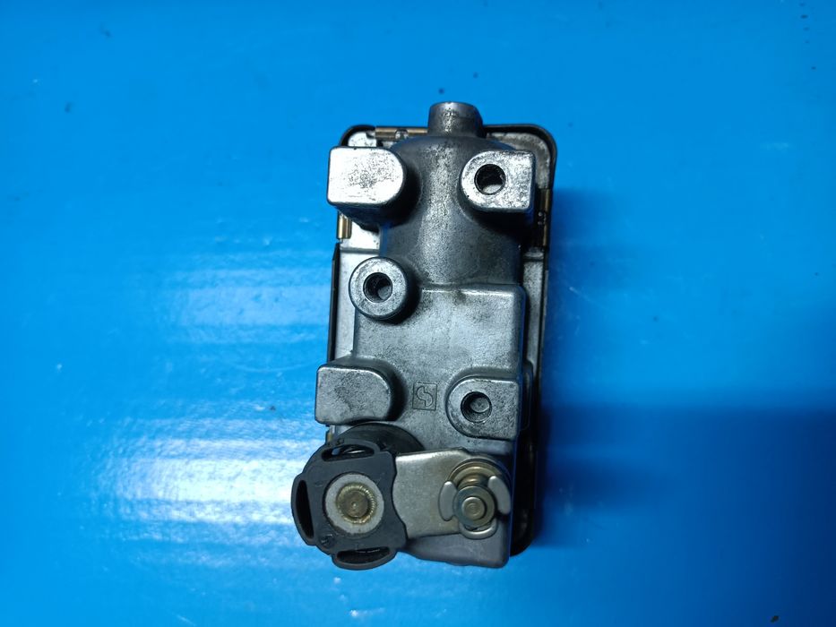 Actuator Garrett Hella cod 6NW009543