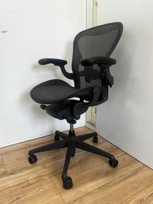 Refurbished Herman Miller Aeron Remastered Graphite