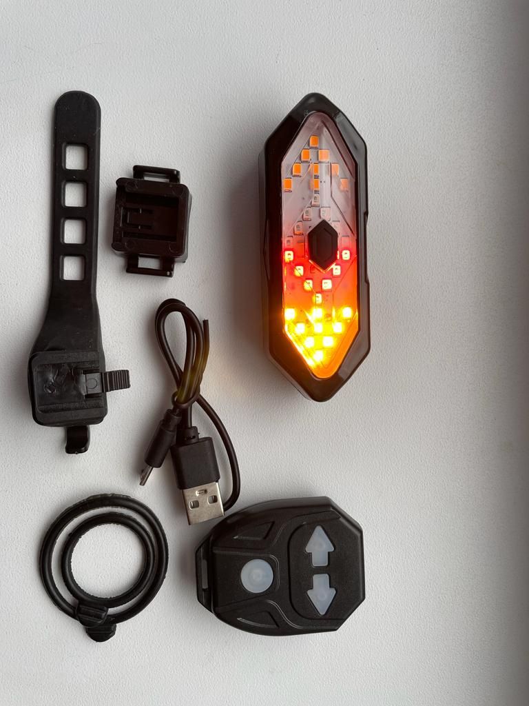 Semnalizare si stop bicicleta cu incarcare USB