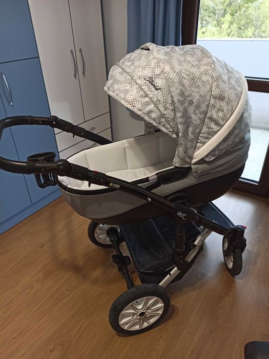 Бебешка количка с два коша