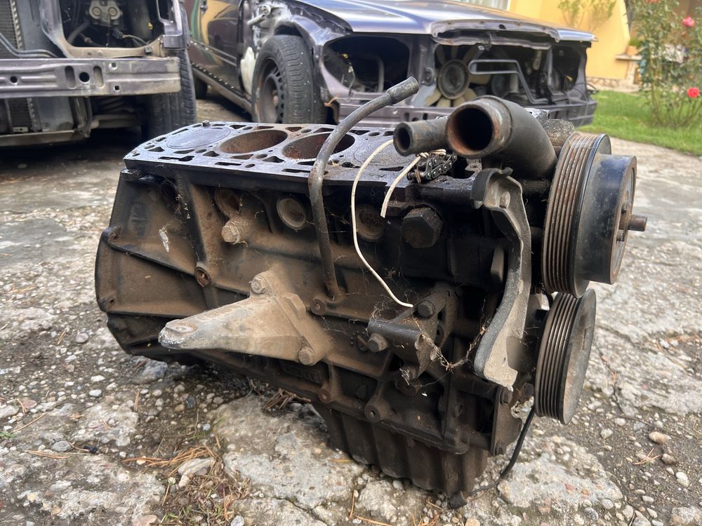 Двигател/Блок Mercedes M102 2,0 122кс