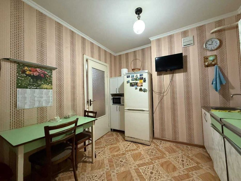 Тристаен имот в Изток