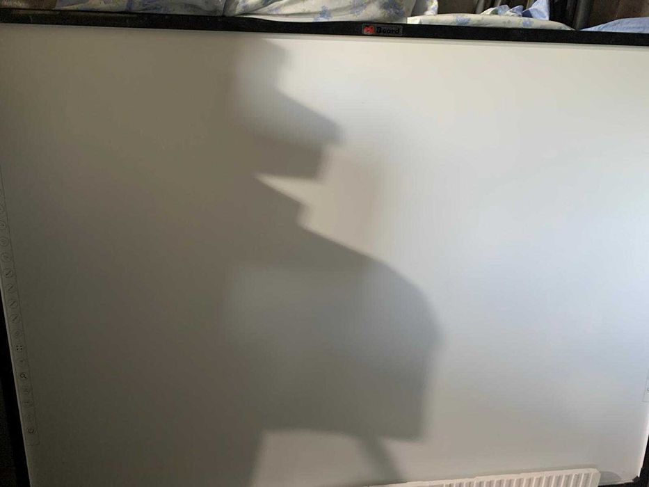Tablă interactivă + videoproiector Epson