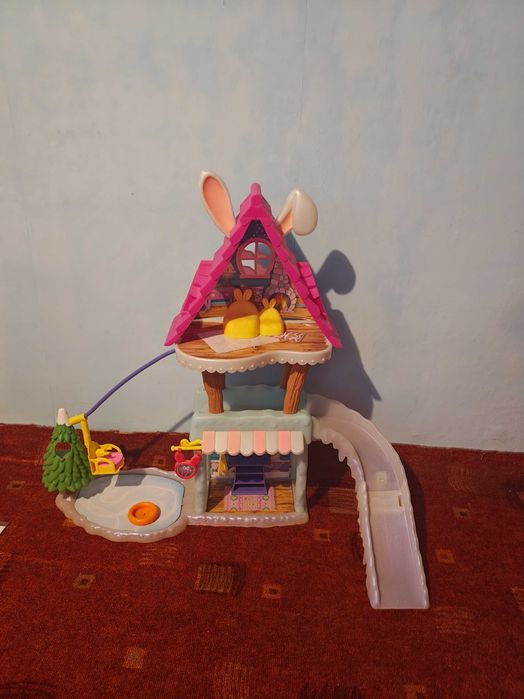 Кукли  и къща за кукли Енчантималс Enchantimals Ski Lodge