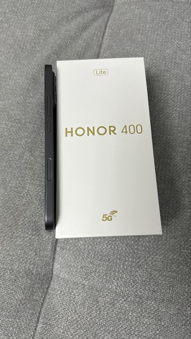 Honor 400 8/256 holati yengi