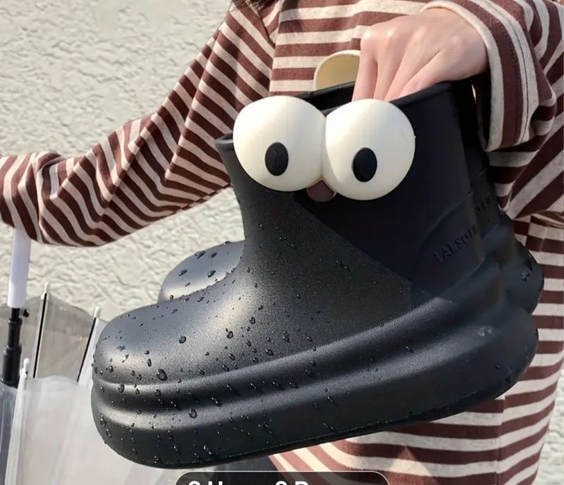 Гумени ботуши с очички.