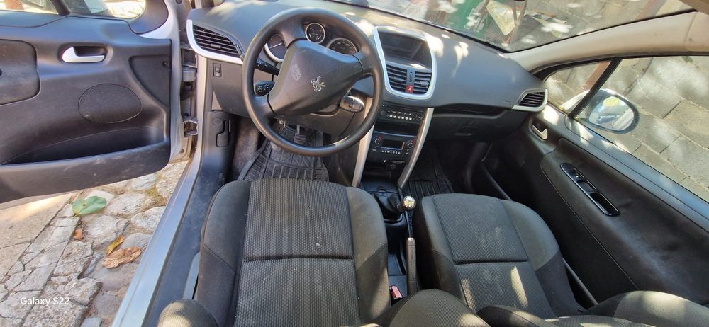 Vând pejo 207 cupe ,fără carte am doar certificatu !