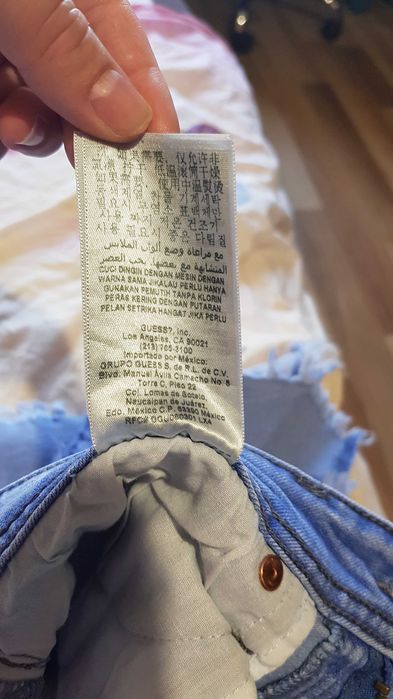 Pantaloni scurți denim originali Guess