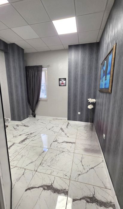 Дава се под наем  в Варна, Колхозен пазар -  кв.м за 220 € - Снимка #6