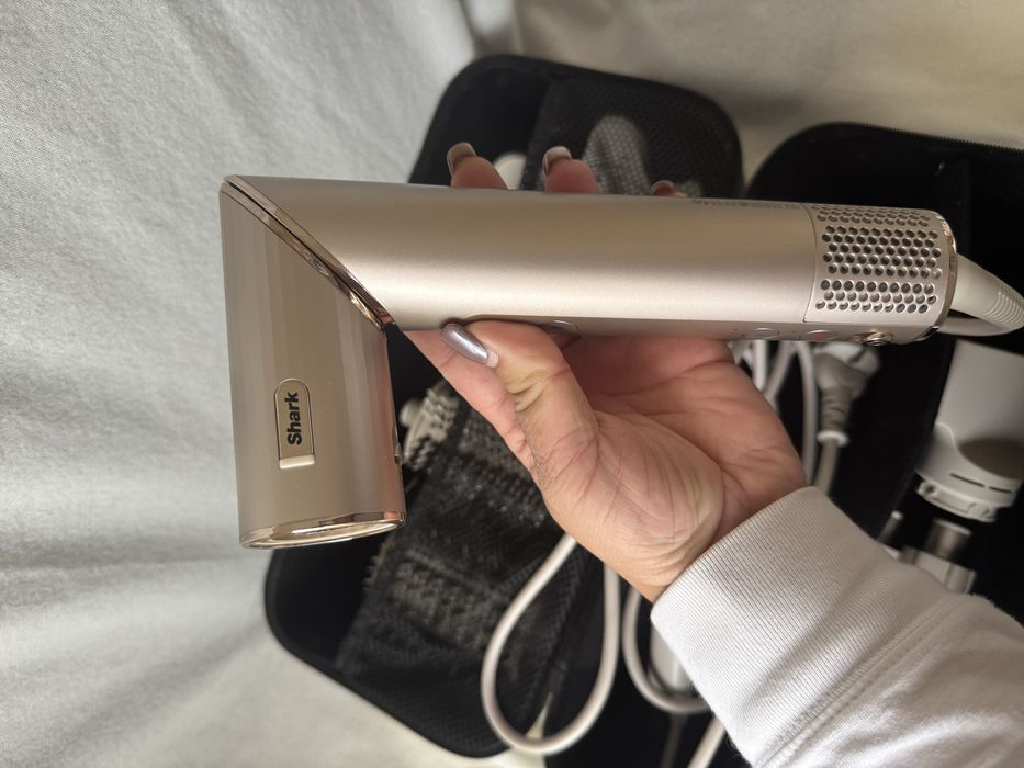 Маша SharkNinja FlexStyle 5-в-1 Air Styler и сешоар HD440SLEU