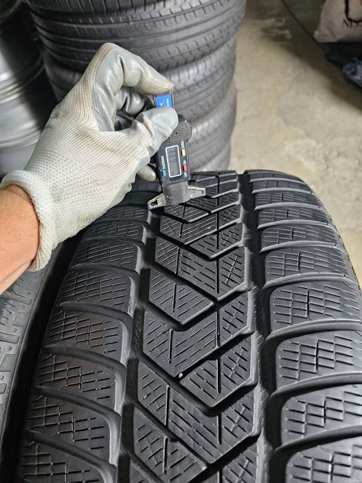 2 anvelope iarna 255 55 18 Pirelli 6.3mm