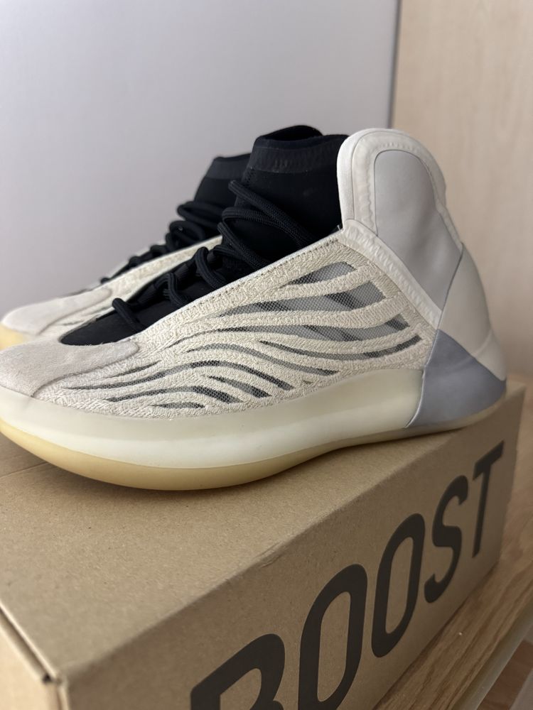 Yeezy Boost QNTM