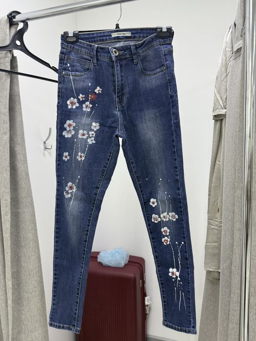 Джинсы с веточным принтом,размер 42-45