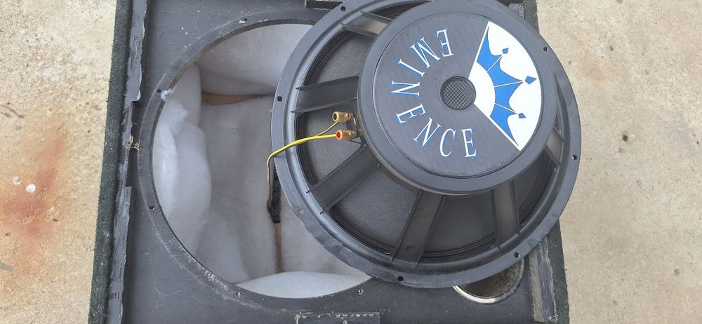 Set boxe pasive 15" 2x300w RMS 8ohm + bass 18" 2x500w RMS 8ohm