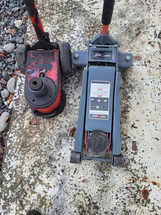 Cricuri comioane si autoturisme