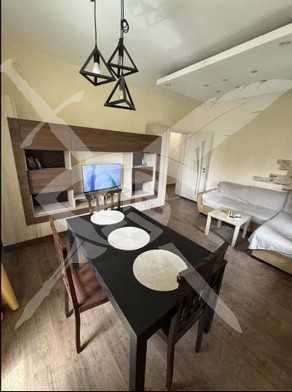 Дава се под наем Двустаен апартамент в Варна, ЖП Гара - 65 кв.м за 550 € - Снимка #2