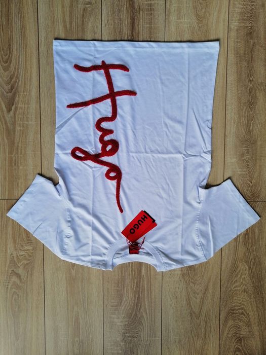 Hugo Boss мъжка тениска в бял цвят  S 2XL