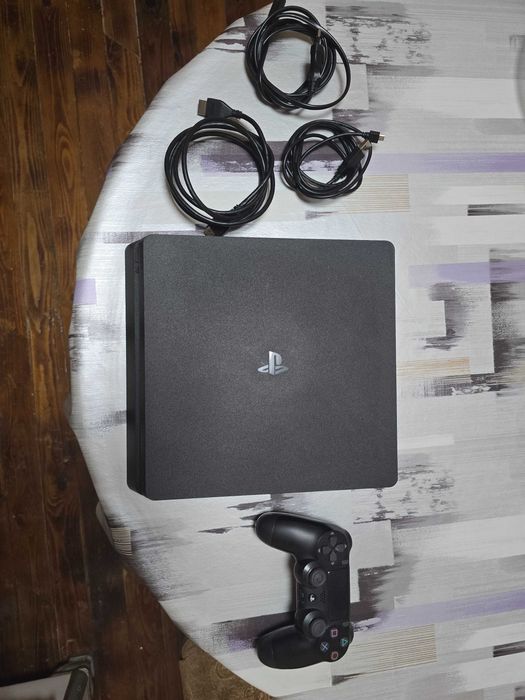 Playstation 4 slim