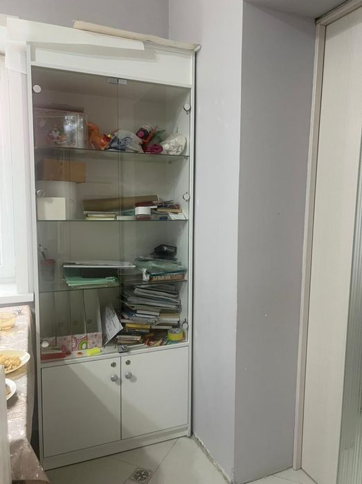 Витрина шкаф белый