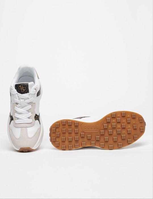 Сникърси Guess нови