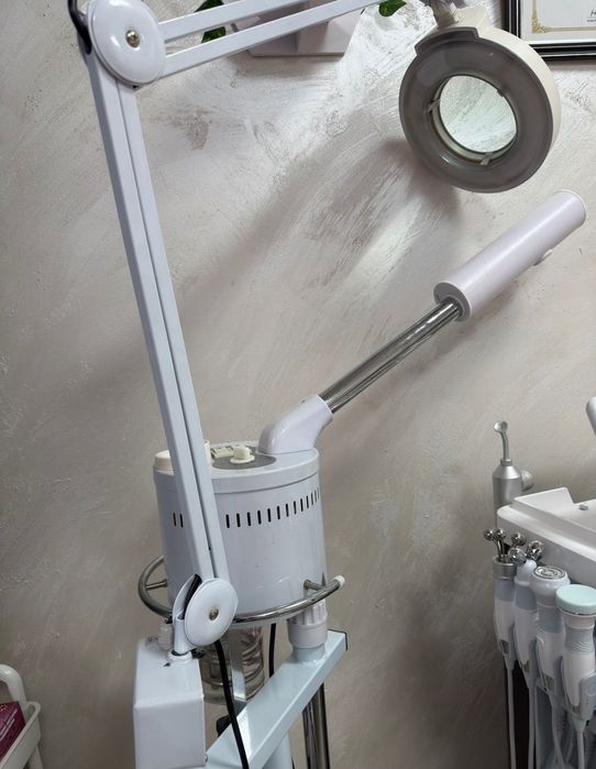 Пароозонатор и лампа лупа