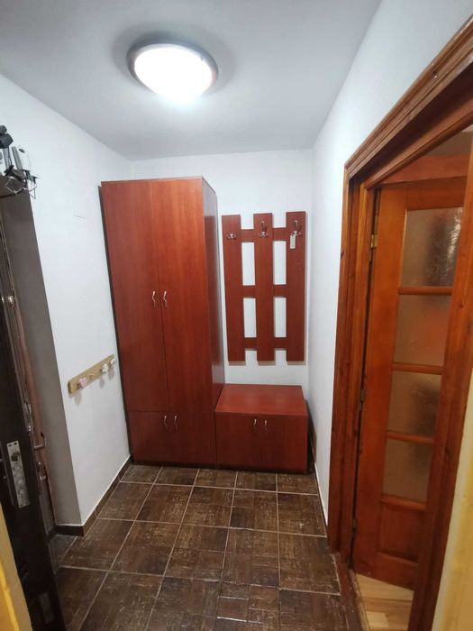 Închiriez apartament cu 1 cameră