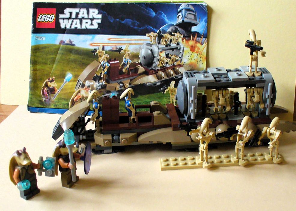 LEGO® Star WarsTM 7929-Битката за Набу  и 9496-Пустинен скиф