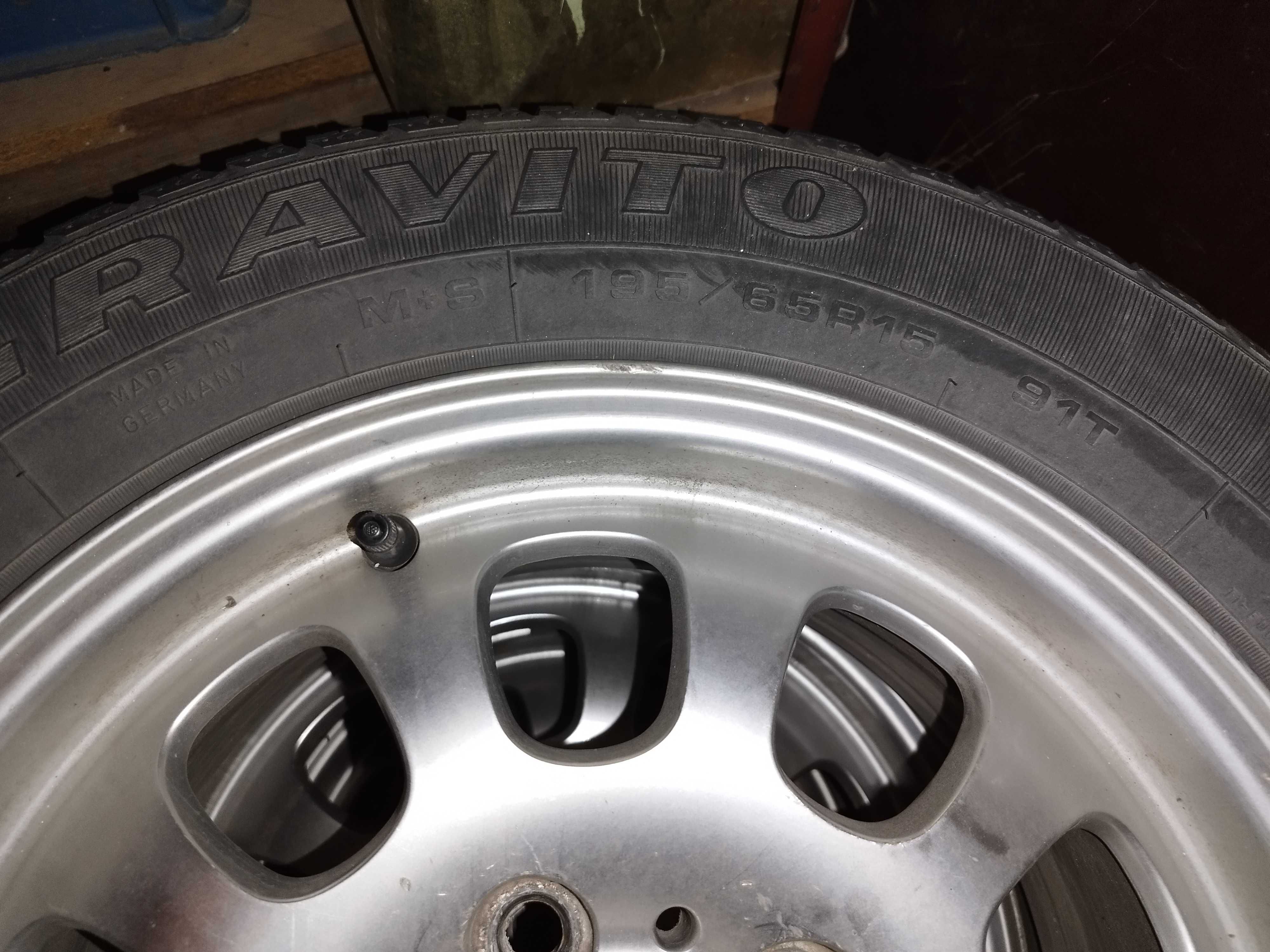 Продавам гуми 195/65 R15