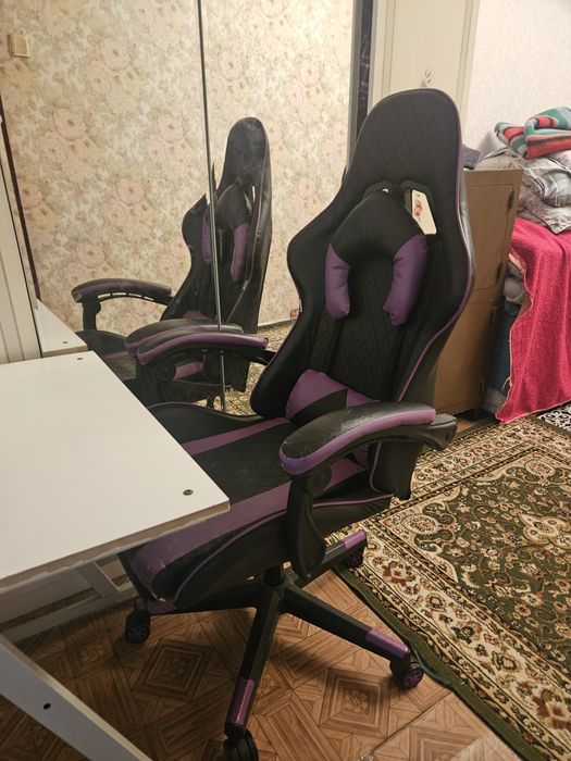 Продам стол с игровым креслом