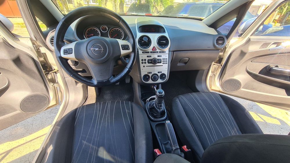 Opel Corsa Vand Opel Corsa D 2008 1.2 Benzina, Proprietar