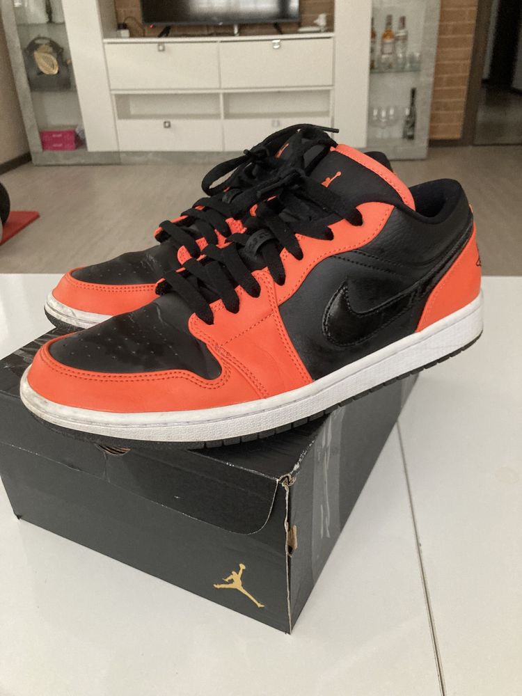 Jordan 1 SE Black Turf Orange