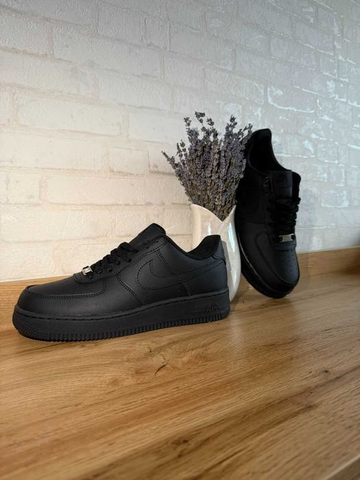 Nike Air Force 1 Black