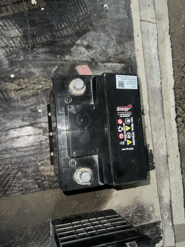 Akumlyator jentra spark yengi