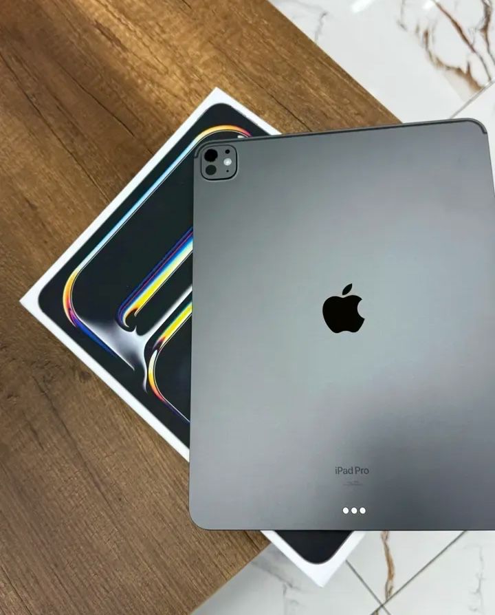 iPad Pro 13 inch M4 256GB yomks 100%