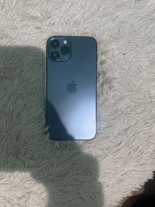 Продам Айфон 12 про макс