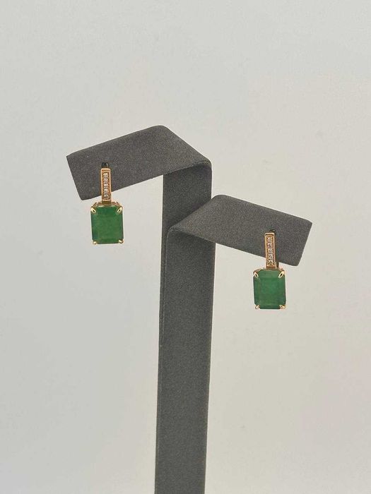 Золотые серьги с изумрудом 3,68 карат  4,38г