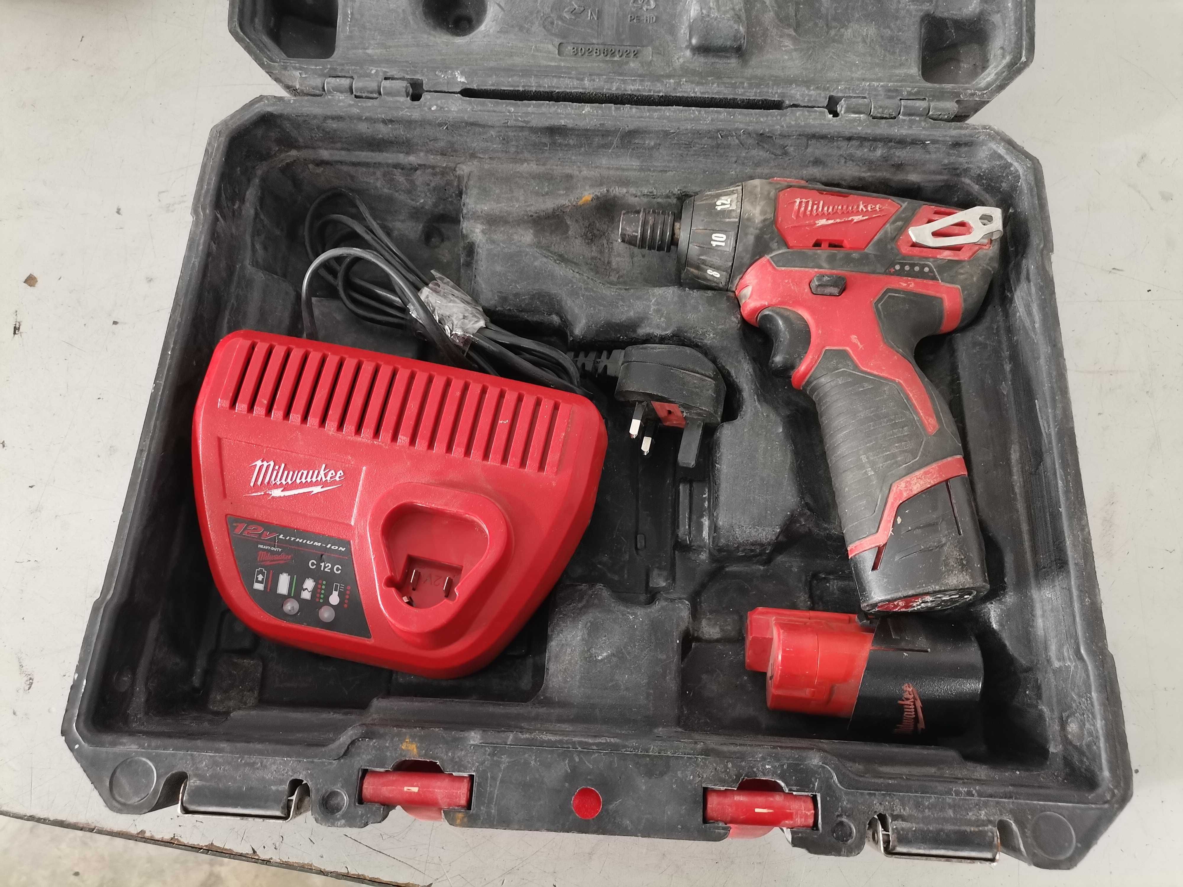 Импактор - Milwaukee 12 V li lon