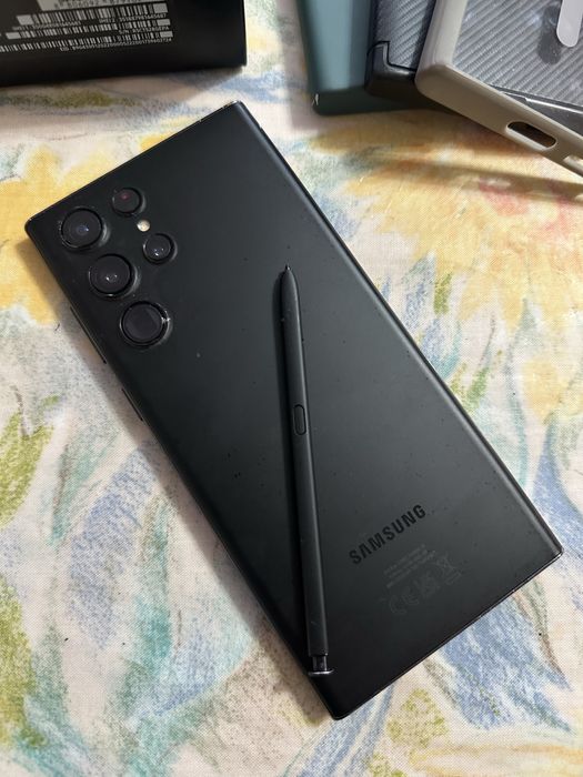 Samsung galaxy s22 ultra 256 gb + 3 кейса