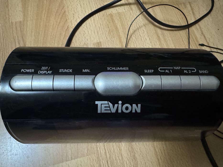 Радиочасовници Sony и Tevion