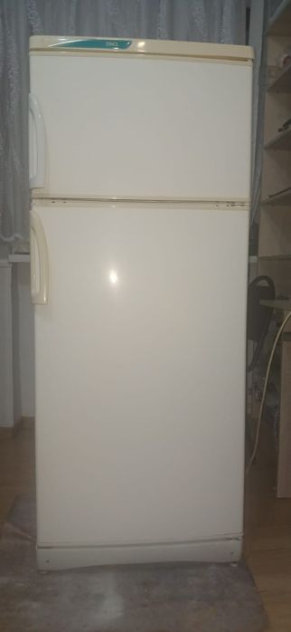 Холодильник с доставкой продаю в отличном рабочем состояний
