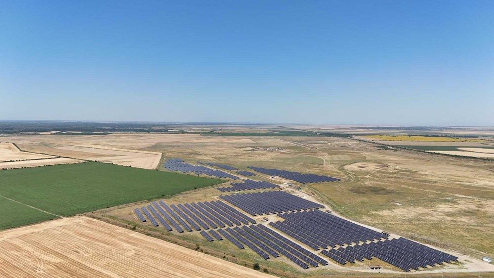 ansamblu 5 parcuri fotovoltaice Ialomița, 17,36 mwp, teren 39,3 hect.