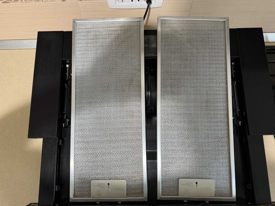 Hota incorporabila telescopica Whirlpool AKR 749 NB
