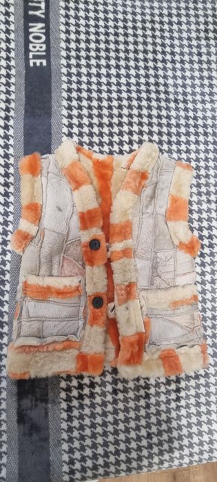 Тёплая безрукавка нимча на 3-5 лет.