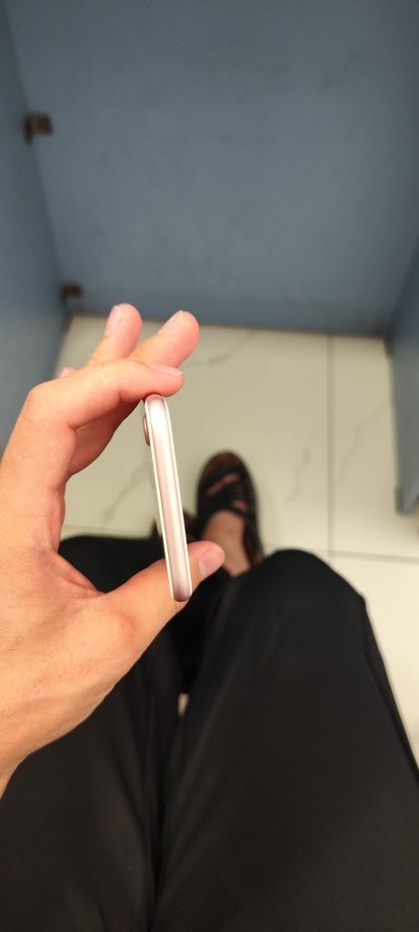 Iphone 7.  Yomkisi 87.    Nok