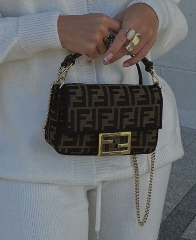 Сумка Fendi с коробкой