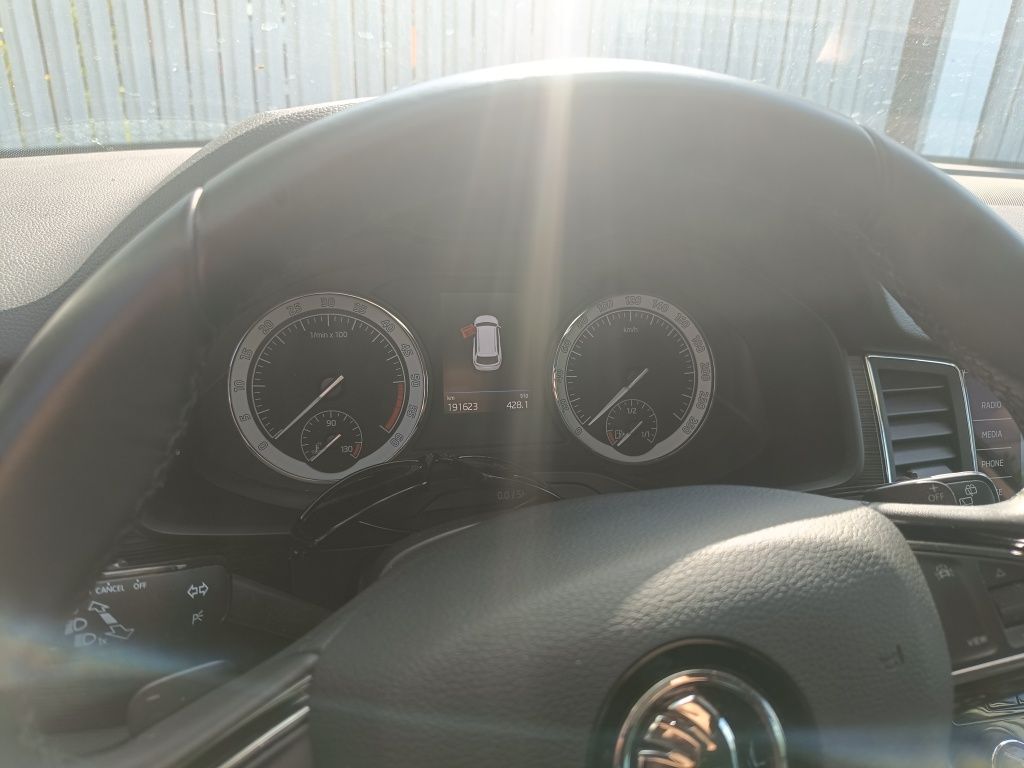 Vând mașină SKODA KODIAQ