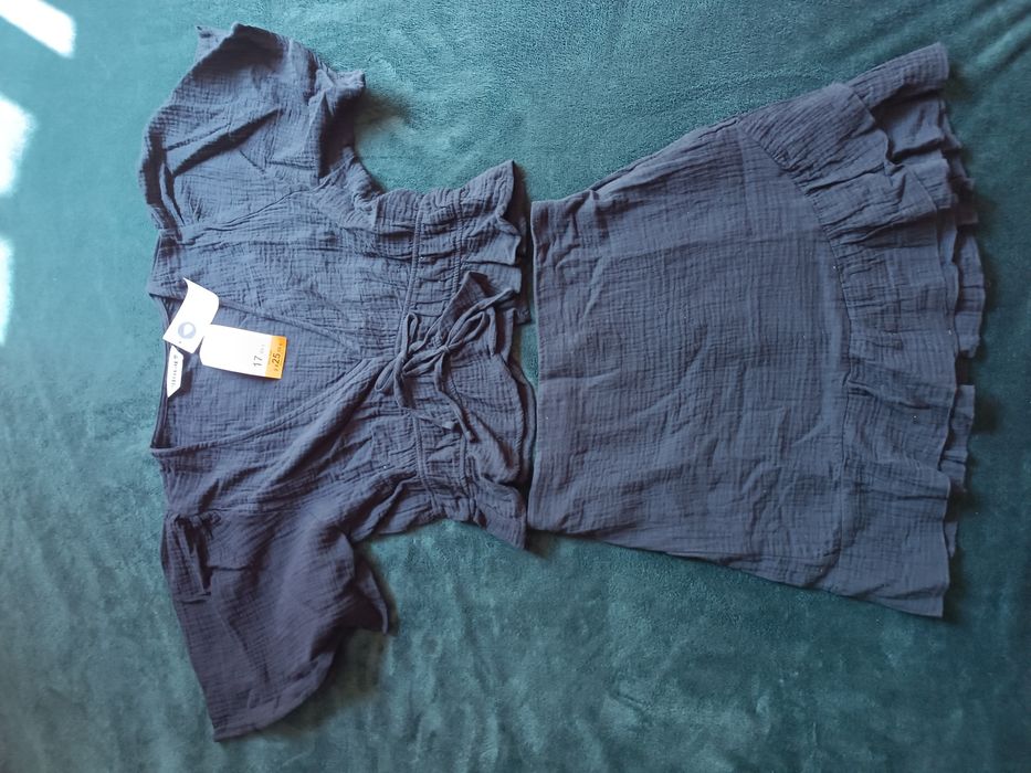 Нов черен комплект Terranova от пола и топ плюс подарък бял топ