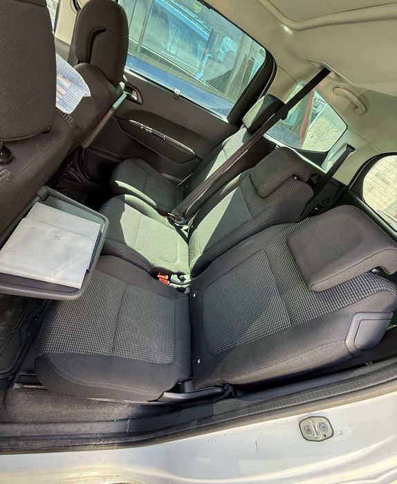 Peugeot 5008 1.6HDI на части