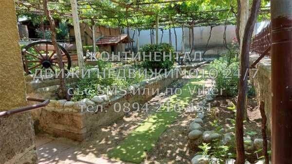 Двуетажна тухлена къща 110м2 с двор 500м2 отл. състояние - код 61875