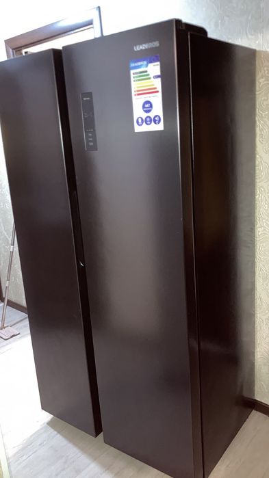 Холодильник Leadbros